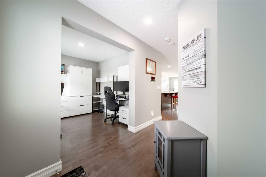 839 37 Avenue, Edmonton, AB - Indoor