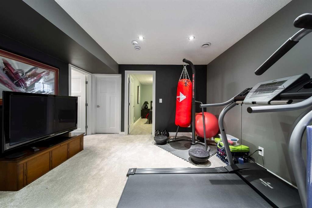 839 37 Avenue, Edmonton, AB - Indoor