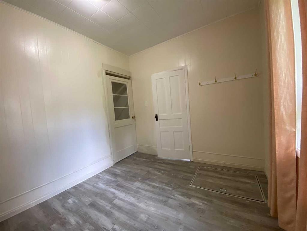20630 25 Avenue, Bellevue, AB - Indoor Photo Showing Other Room