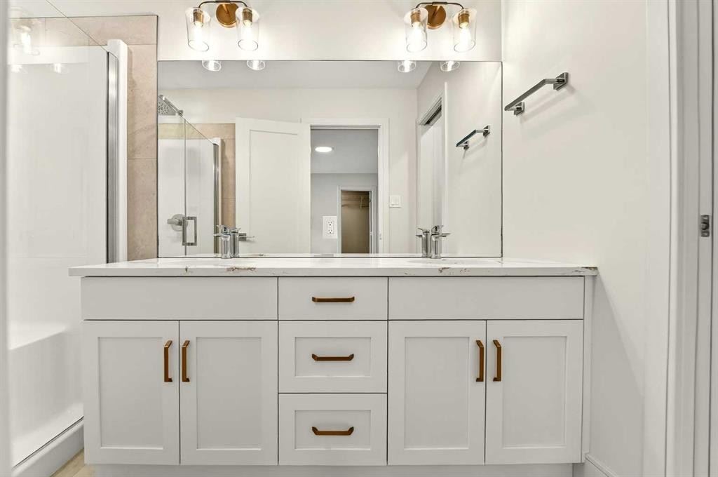 3109 44 Street South, Lethbridge, AB - Indoor Photo Showing Bathroom