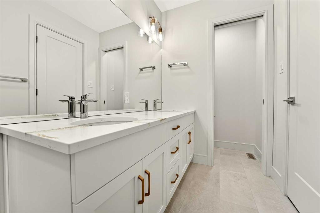 3109 44 Street South, Lethbridge, AB - Indoor Photo Showing Bathroom