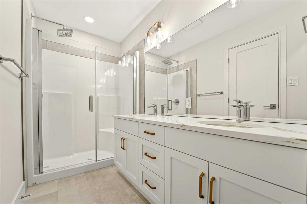 3109 44 Street South, Lethbridge, AB - Indoor Photo Showing Bathroom