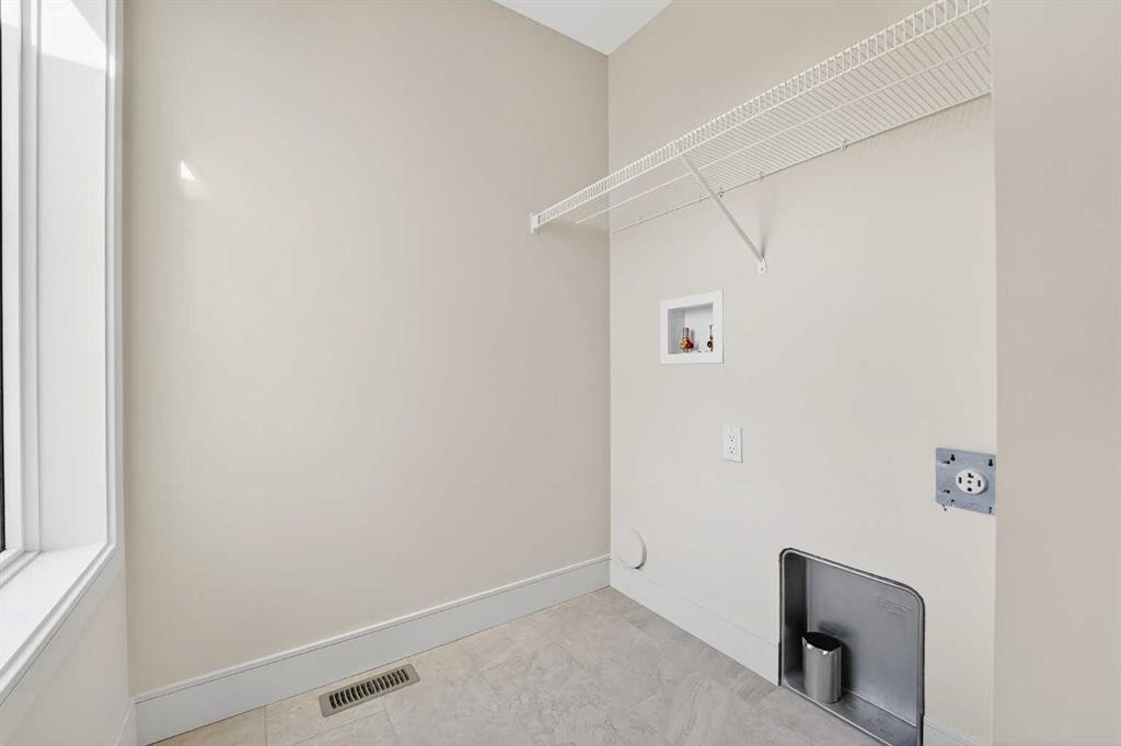 3109 44 Street South, Lethbridge, AB - Indoor