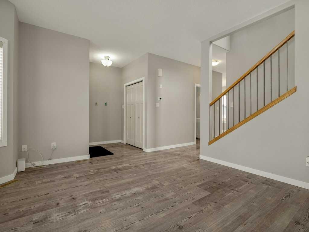146 Silkstone Road West, Lethbridge, AB - Indoor Photo Showing Other Room