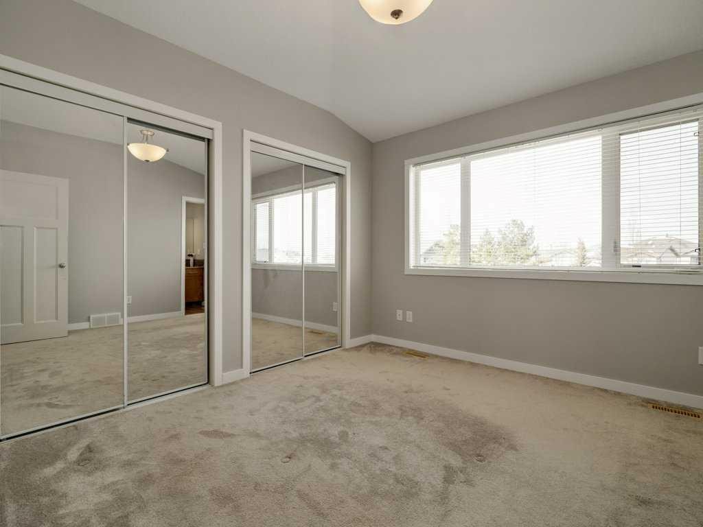 146 Silkstone Road West, Lethbridge, AB - Indoor Photo Showing Other Room