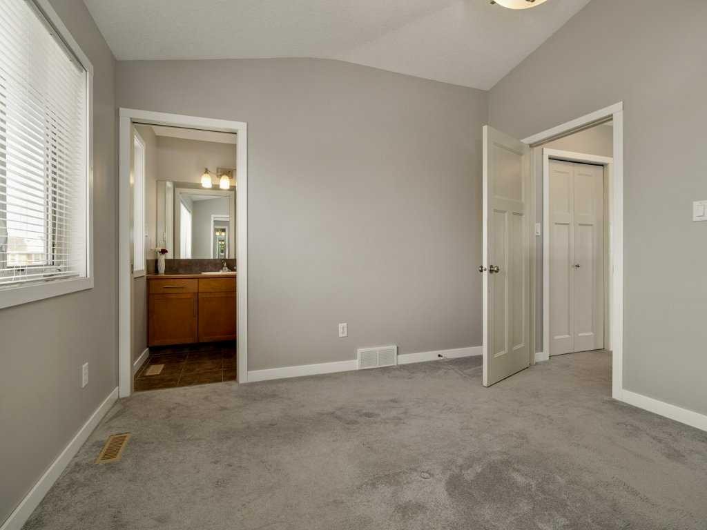 146 Silkstone Road West, Lethbridge, AB - Indoor Photo Showing Other Room