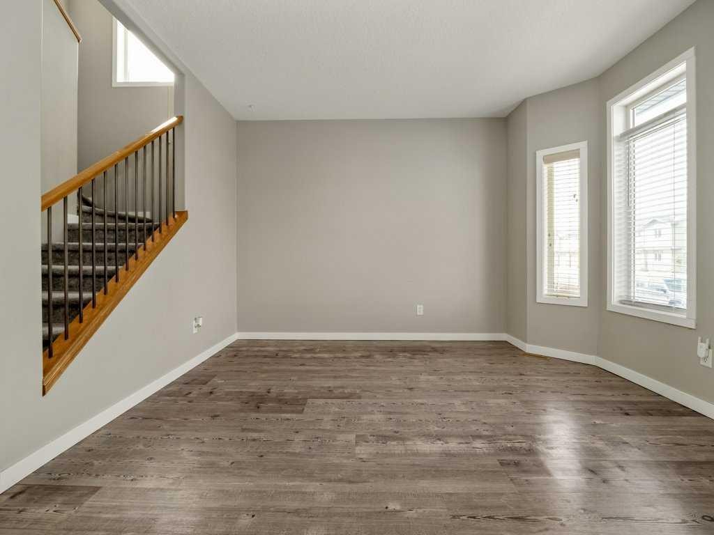 146 Silkstone Road West, Lethbridge, AB - Indoor Photo Showing Other Room