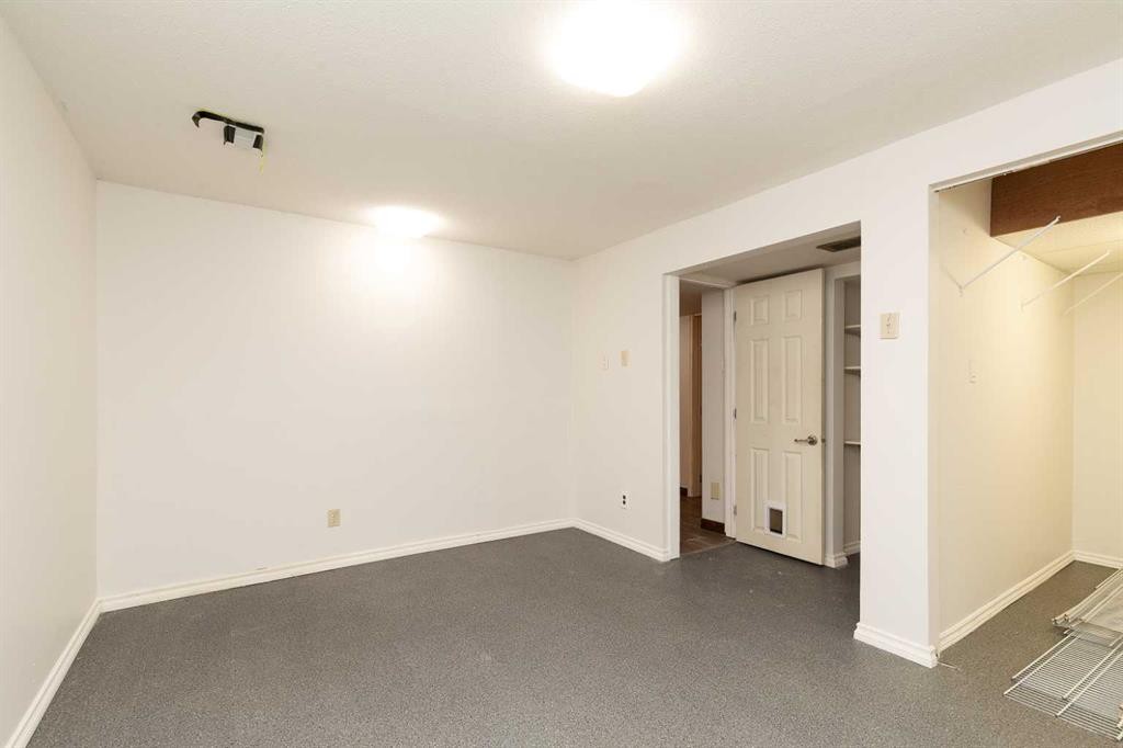 217 50 Avenue, Coalhurst, AB - Indoor Photo Showing Other Room