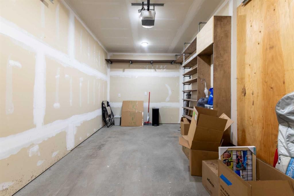 5-418 Highlands Boulevard West, Lethbridge, AB - Indoor