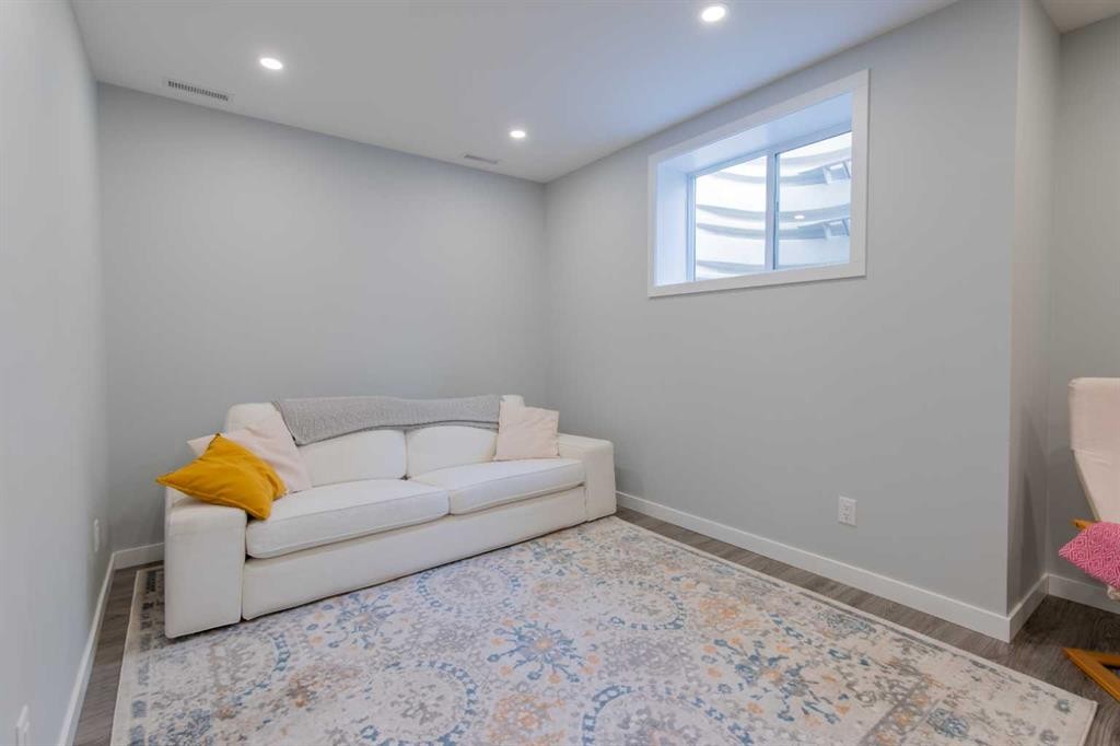 5-418 Highlands Boulevard West, Lethbridge, AB - Indoor