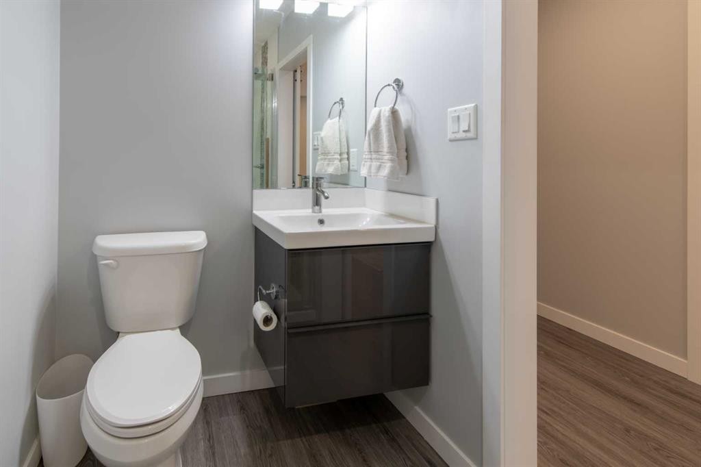 5-418 Highlands Boulevard West, Lethbridge, AB - Indoor Photo Showing Bathroom