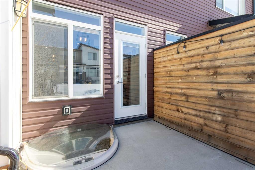 5-418 Highlands Boulevard West, Lethbridge, AB - Outdoor With Exterior