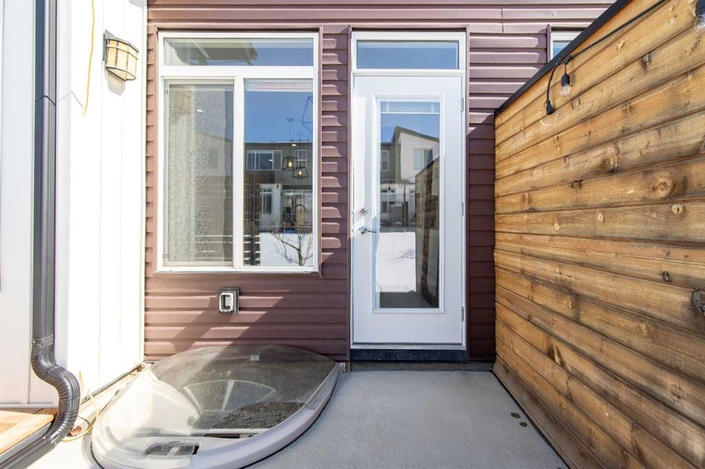 5-418 Highlands Boulevard West, Lethbridge, AB - Outdoor With Exterior