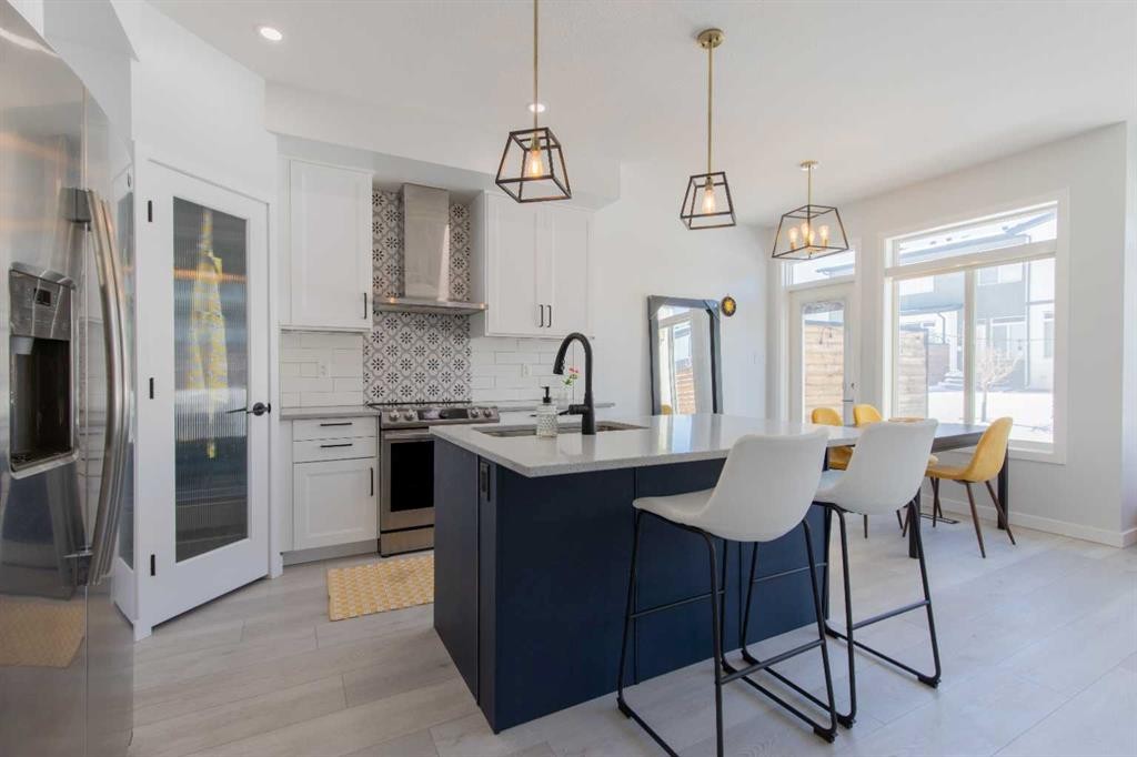 5-418 Highlands Boulevard West, Lethbridge, AB - Indoor Photo Showing Kitchen With Upgraded Kitchen
