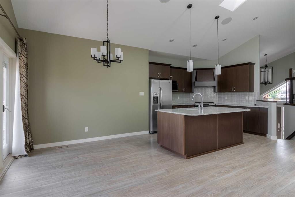 140 Blackwolf Way North, Lethbridge, AB