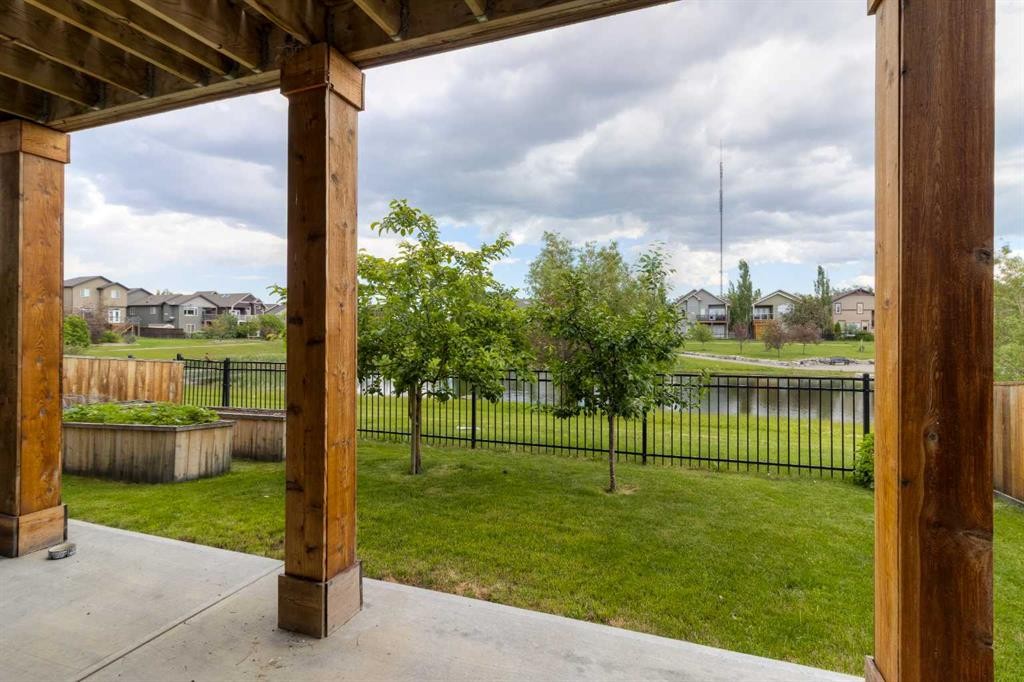 140 Blackwolf Way North, Lethbridge, AB