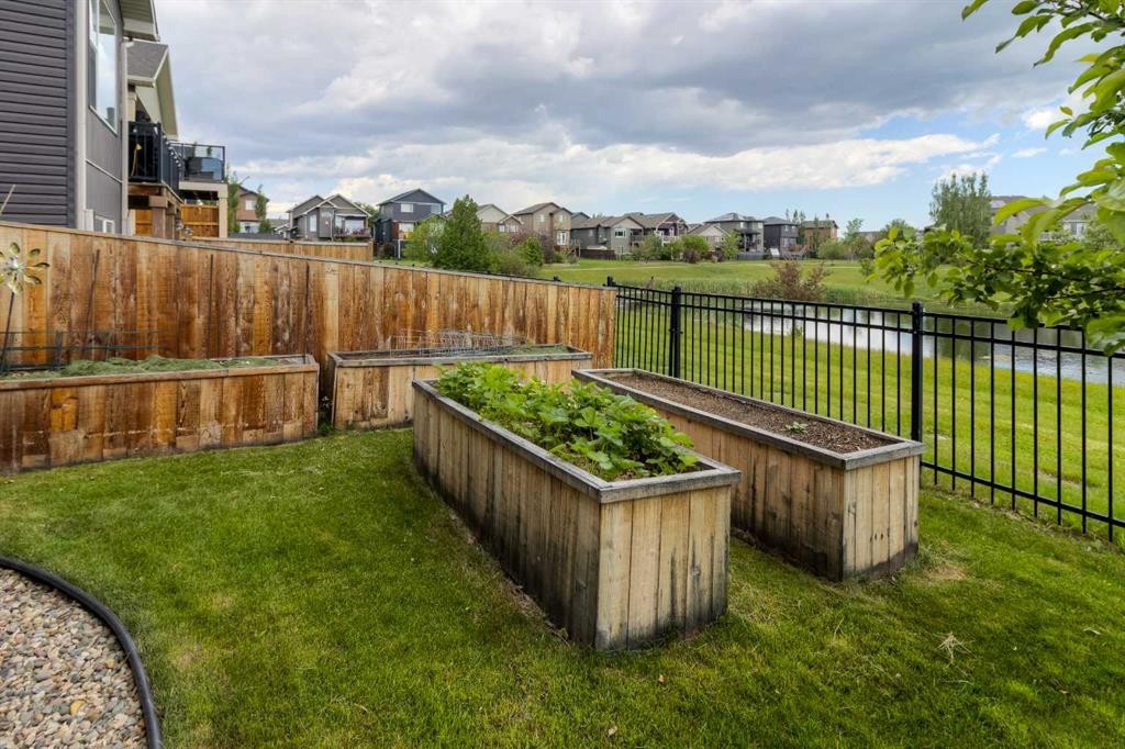 140 Blackwolf Way North, Lethbridge, AB
