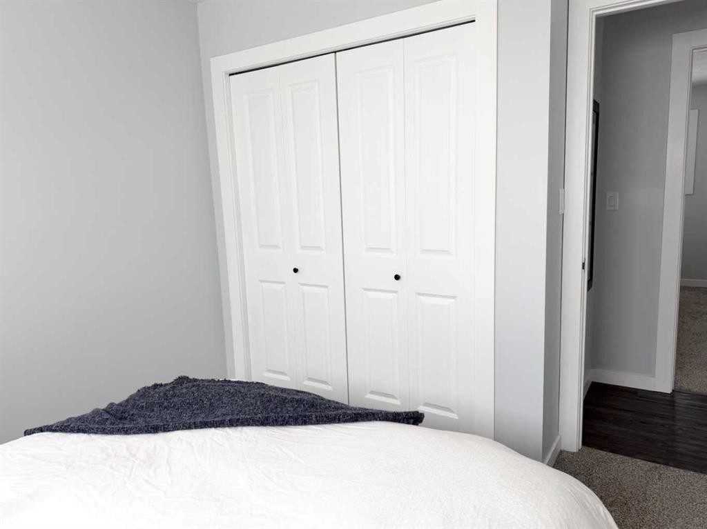 8142 26 Avenue, Coleman, AB - Indoor Photo Showing Bedroom