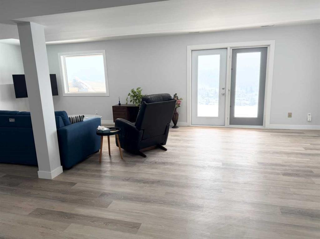 8142 26 Avenue, Coleman, AB - Indoor