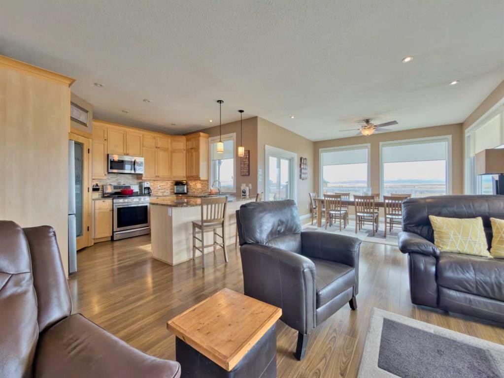 5 Walking Plow Estates, Cowley, AB - Indoor Photo Showing Living Room