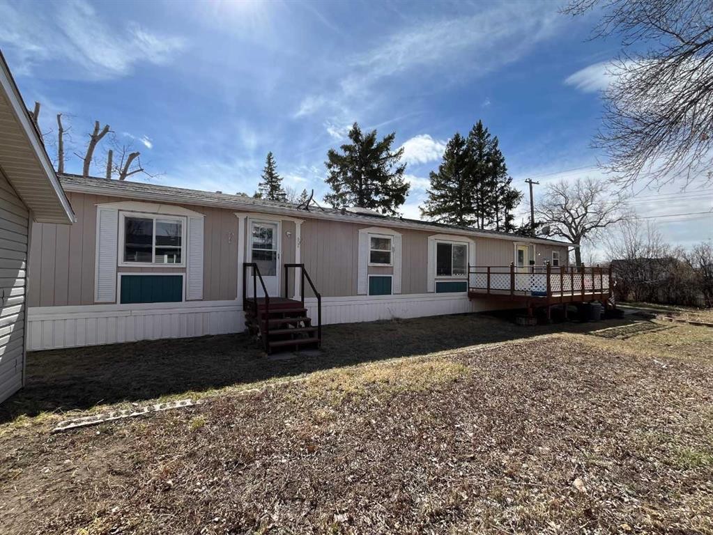 230 4 Street, Stirling, AB - Outdoor