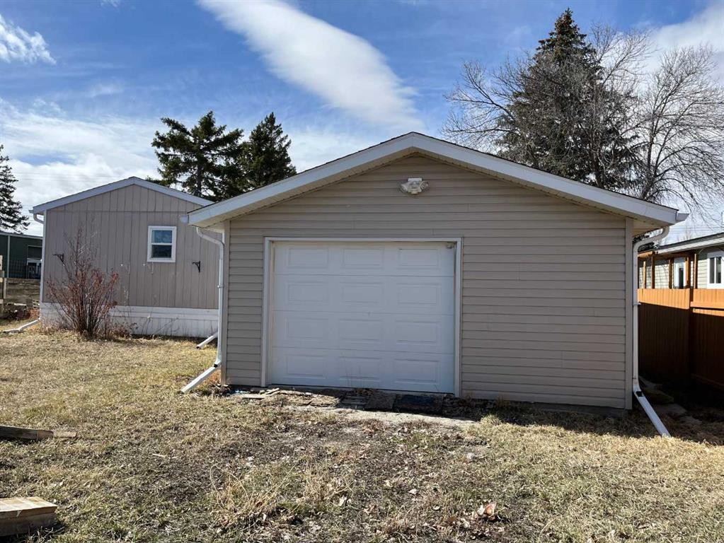230 4 Street, Stirling, AB - Outdoor With Exterior