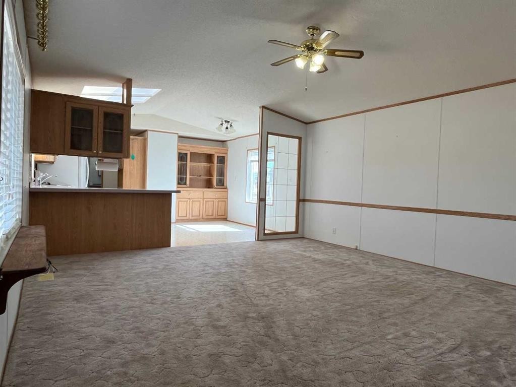 230 4 Street, Stirling, AB - Indoor Photo Showing Kitchen