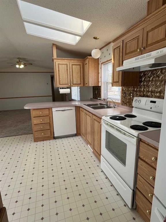 230 4 Street, Stirling, AB - Indoor Photo Showing Kitchen With Double Sink