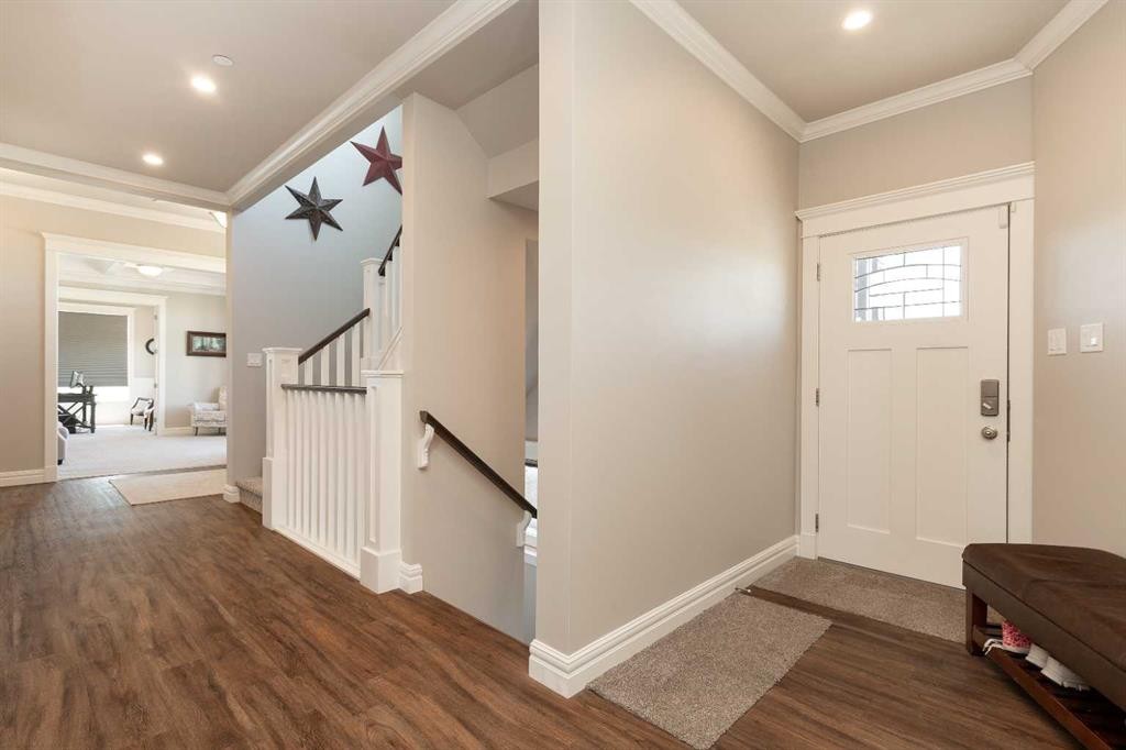 1 Edgemoor Way West, Lethbridge, AB - Indoor Photo Showing Other Room