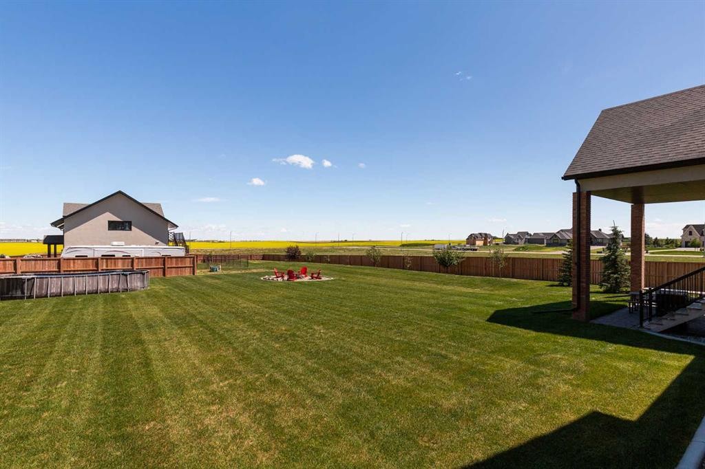 1 Edgemoor Way West, Lethbridge, AB - Outdoor