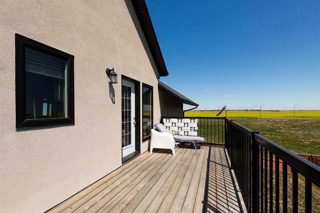 1 Edgemoor Way West, Lethbridge, AB - Outdoor With Exterior
