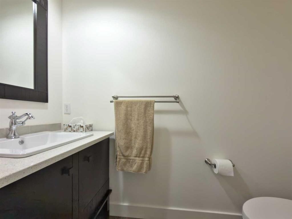 42015 Rr280, Hill Spring, AB - Indoor Photo Showing Bathroom