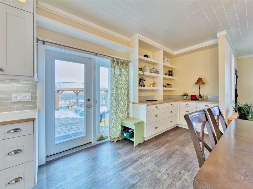 42015 Rr280, Hill Spring, AB - Indoor