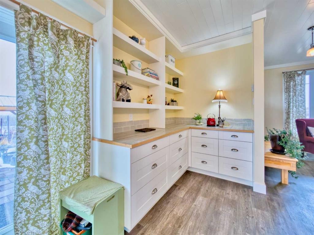 42015 Rr280, Hill Spring, AB - Indoor