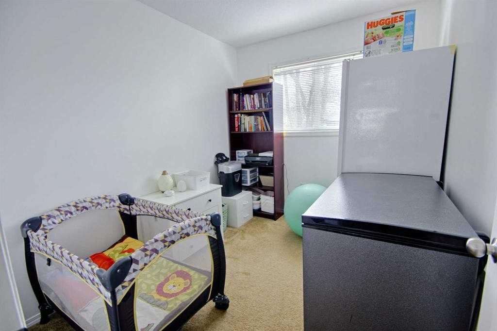 5111 54 Street, Taber, AB - Indoor