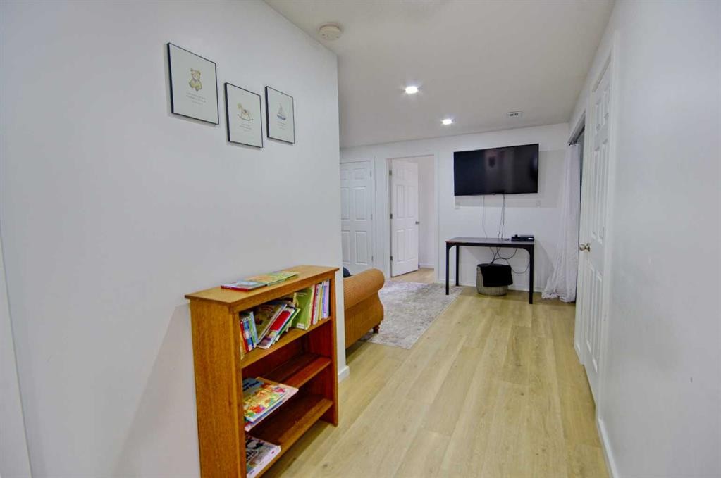 5111 54 Street, Taber, AB - Indoor Photo Showing Other Room