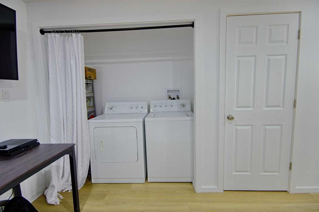 5111 54 Street, Taber, AB - Indoor Photo Showing Laundry Room