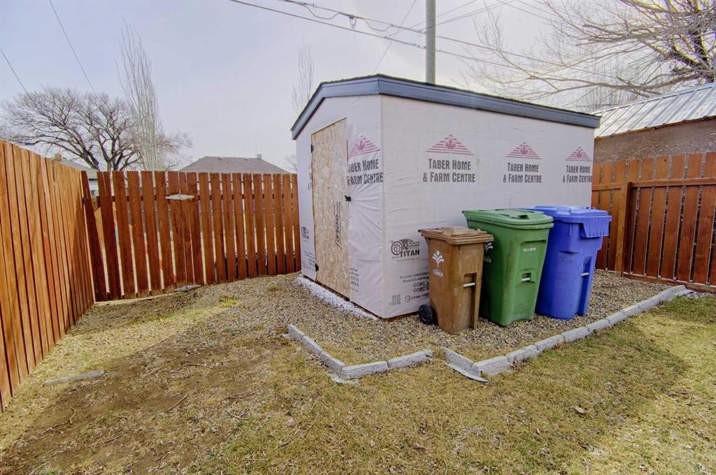 5111 54 Street, Taber, AB - Outdoor