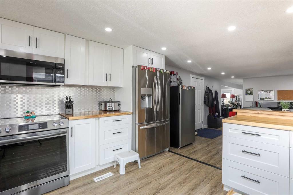 31-1410 43 Street South, Lethbridge, AB