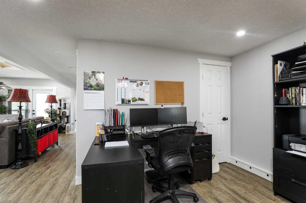 31-1410 43 Street South, Lethbridge, AB