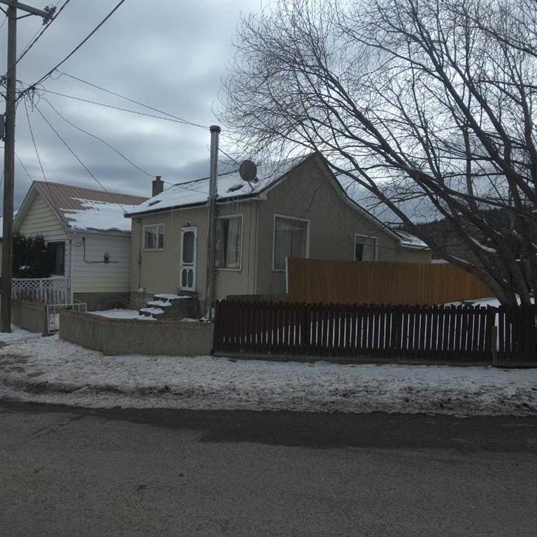 6710 17 Avenue, Coleman, AB - Outdoor