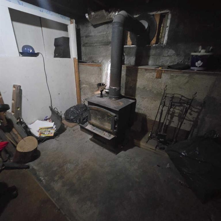6710 17 Avenue, Coleman, AB - Indoor Photo Showing Basement