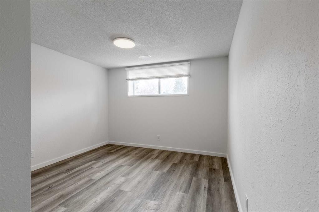 74 Carleton Place West, Lethbridge, AB - Indoor Photo Showing Other Room