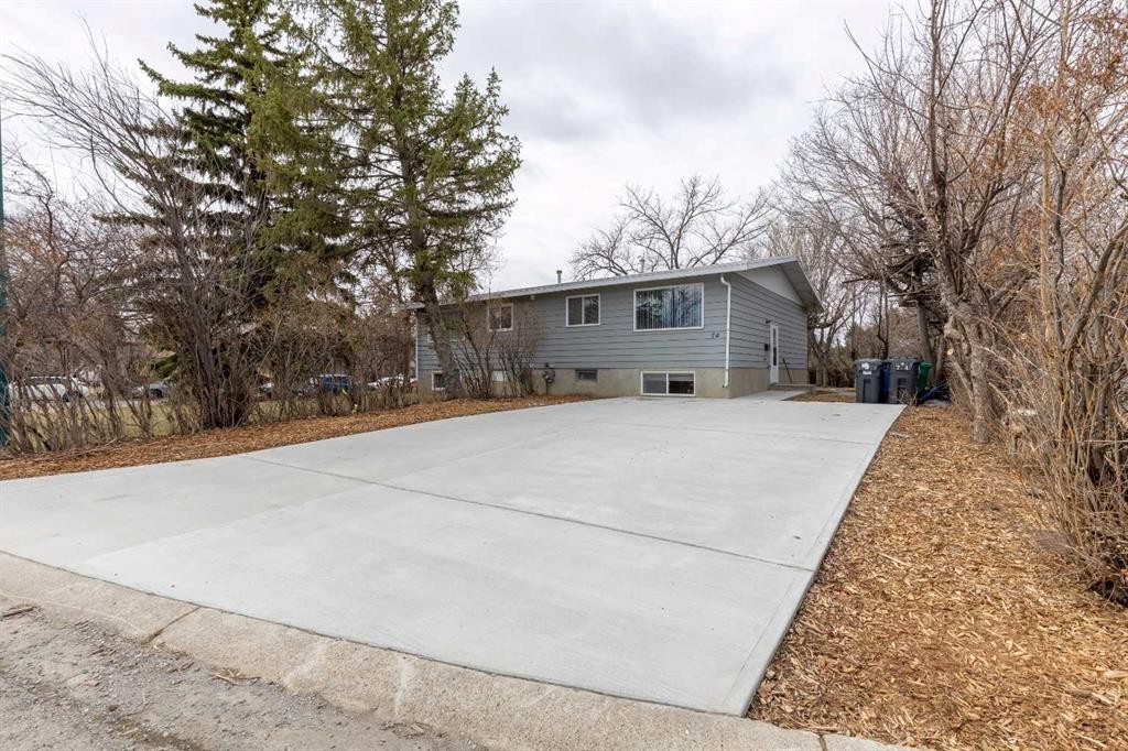 74 Carleton Place West, Lethbridge, AB - Outdoor