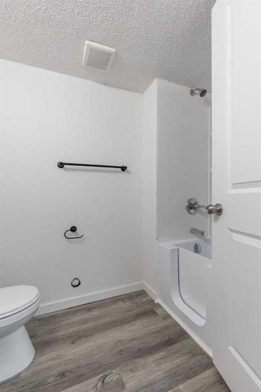 74 Carleton Place West, Lethbridge, AB - Indoor Photo Showing Bathroom