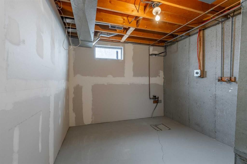 74 Carleton Place West, Lethbridge, AB - Indoor Photo Showing Basement