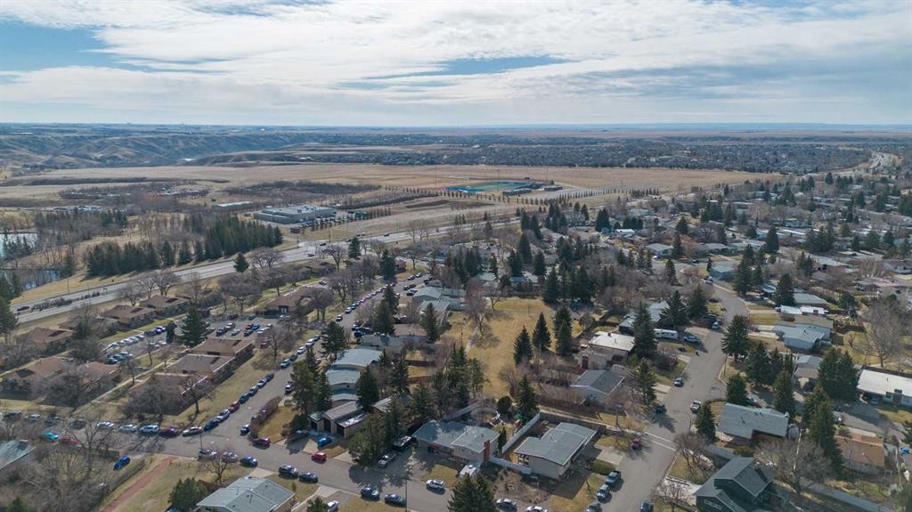 74 Carleton Place West, Lethbridge, AB - Outdoor With View