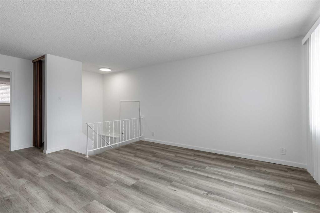 74 Carleton Place West, Lethbridge, AB - Indoor Photo Showing Other Room