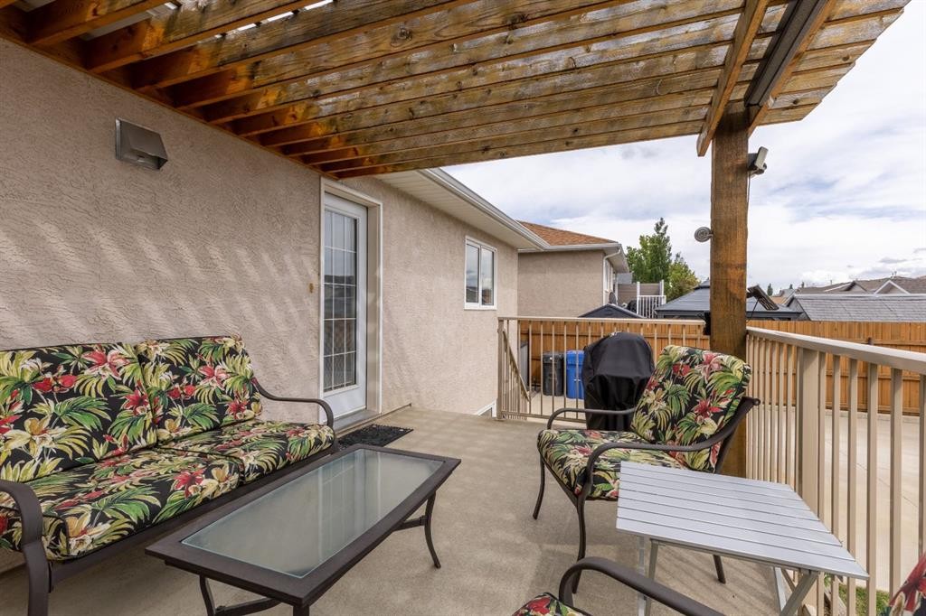 389 Kodiak Boulevard North, Lethbridge, AB - Outdoor With Deck Patio Veranda With Exterior