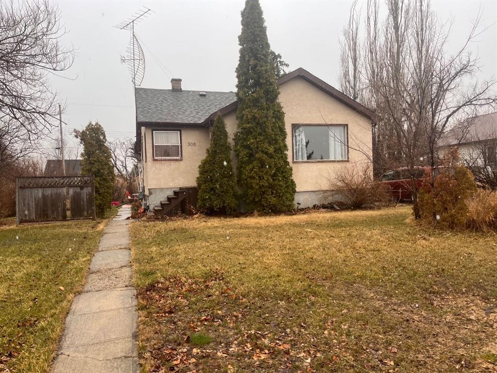 306 4Th Avenue, Warner, AB - Outdoor